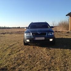 Skoda Octavia 2.0 TDI Elegance Plus Combi