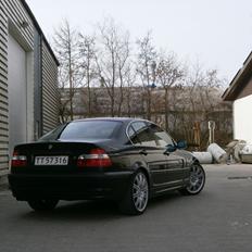 BMW 323i e46