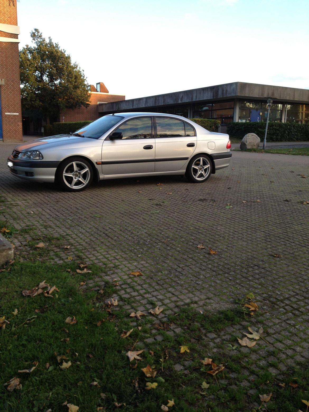 Toyota Avensis billede 8