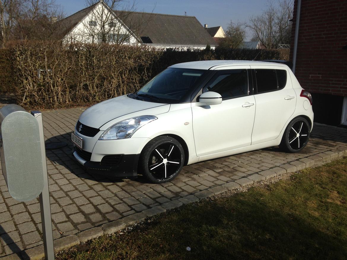 Suzuki SWIFT billede 4