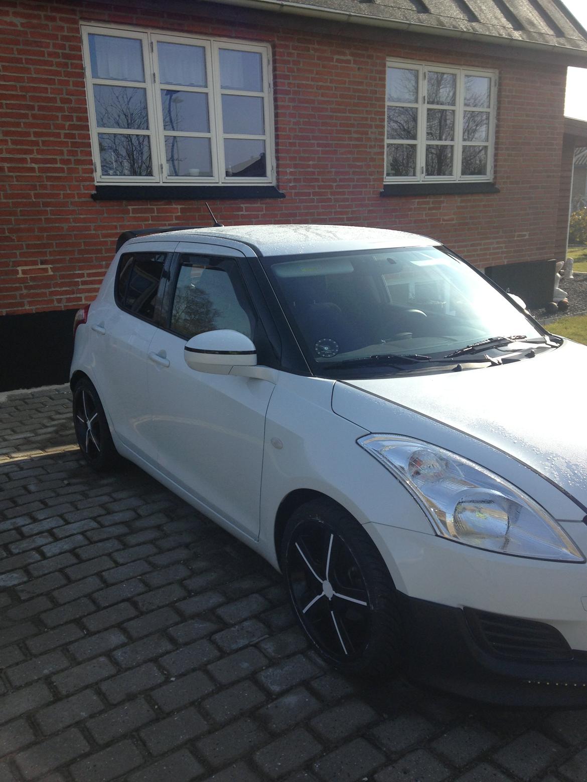 Suzuki SWIFT billede 7