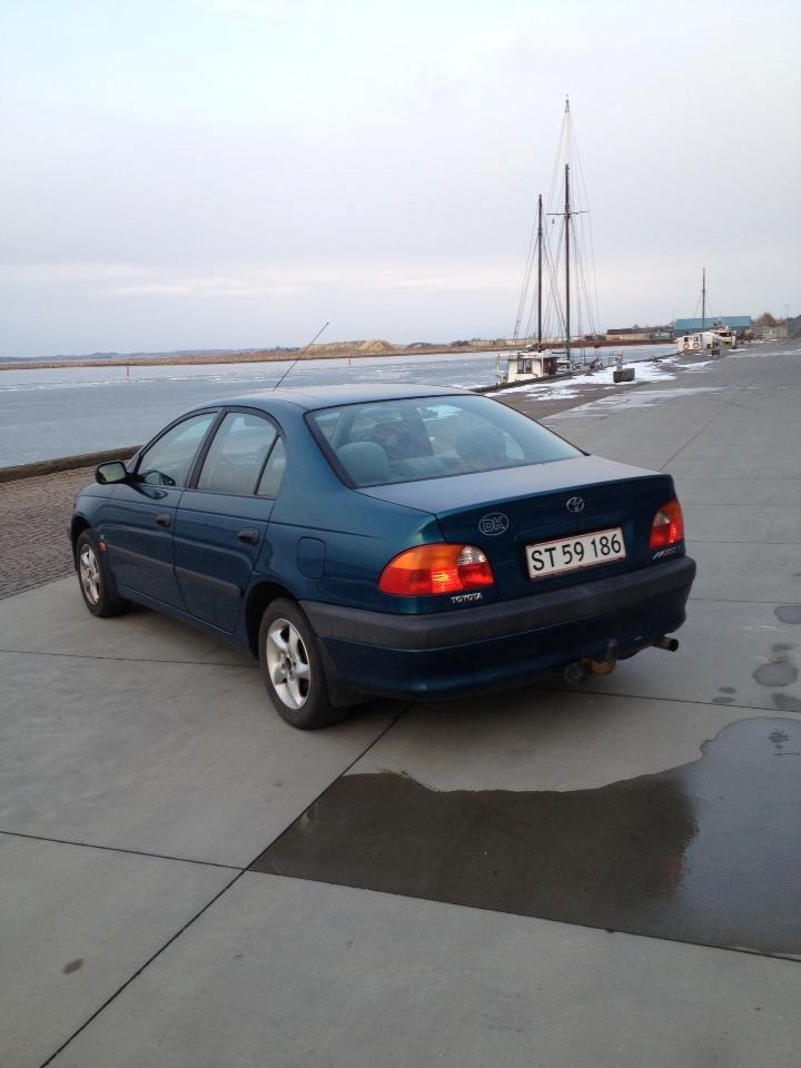 Toyota Avensis 1,8 Terra billede 2