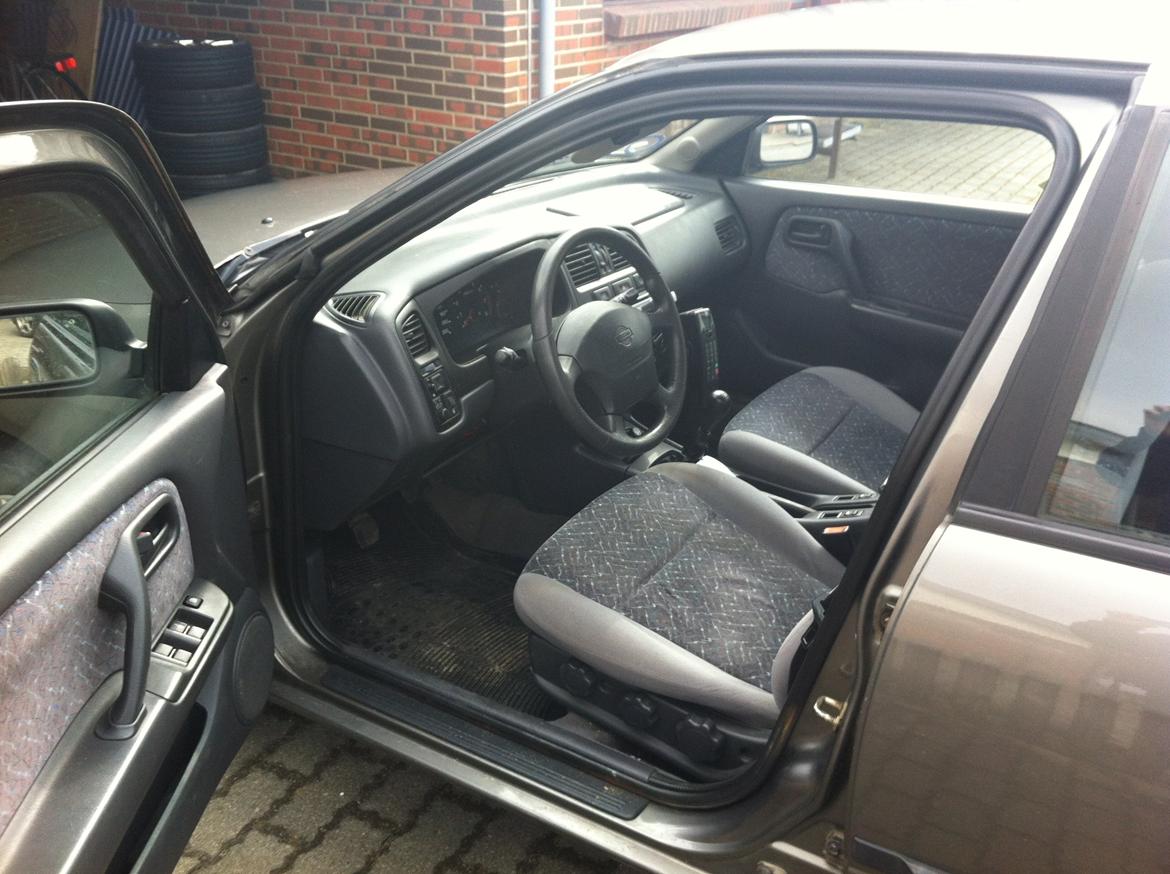 Nissan Primera 2.0 SLX billede 5