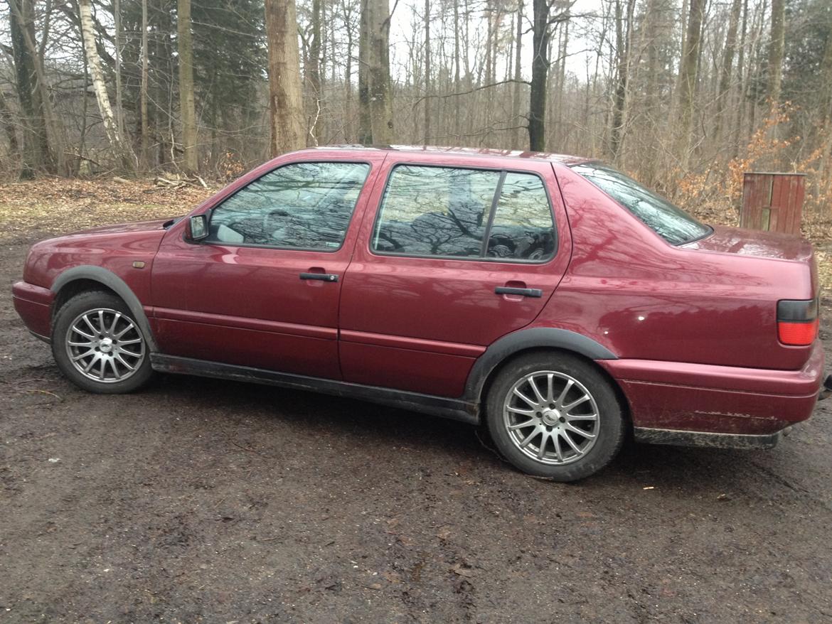 VW Vento 1,8 Glx Solgt billede 2