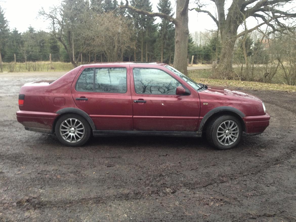 VW Vento 1,8 Glx Solgt billede 10