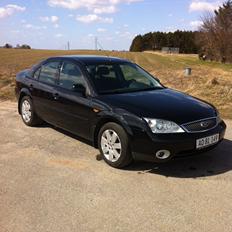 Ford Mondeo 1,8 Trend 4 dørs