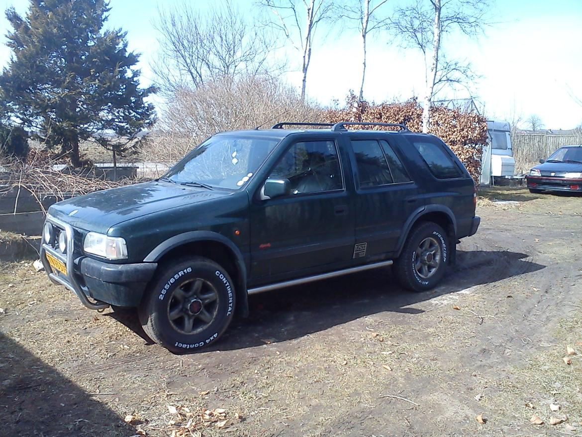 Opel Frontera ***Hulken***  (Solgt) - Med hvid dækskrift billede 1