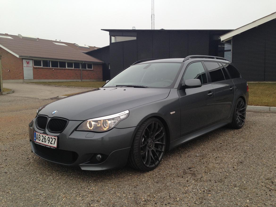 BMW E61 550i touring - Med shadowline samt LCI lygter billede 2