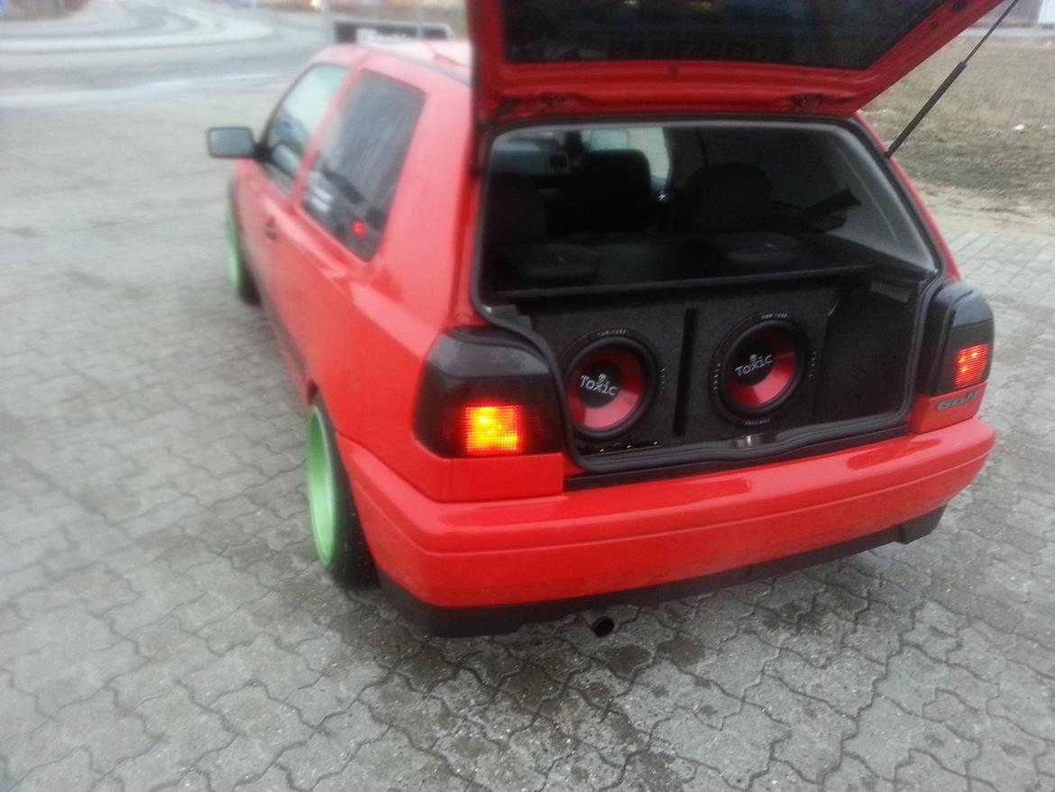VW Golf MK III SOLGT billede 1