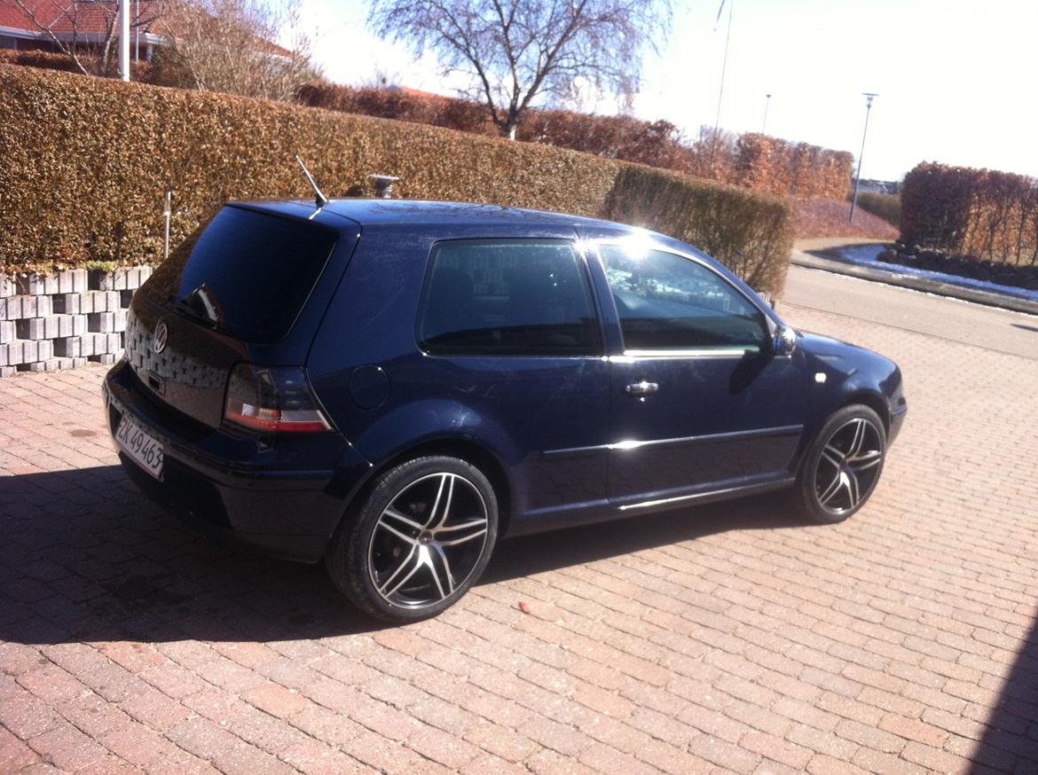 VW Golf IV - Sommerhjul og sorte diodebaglygter. billede 14