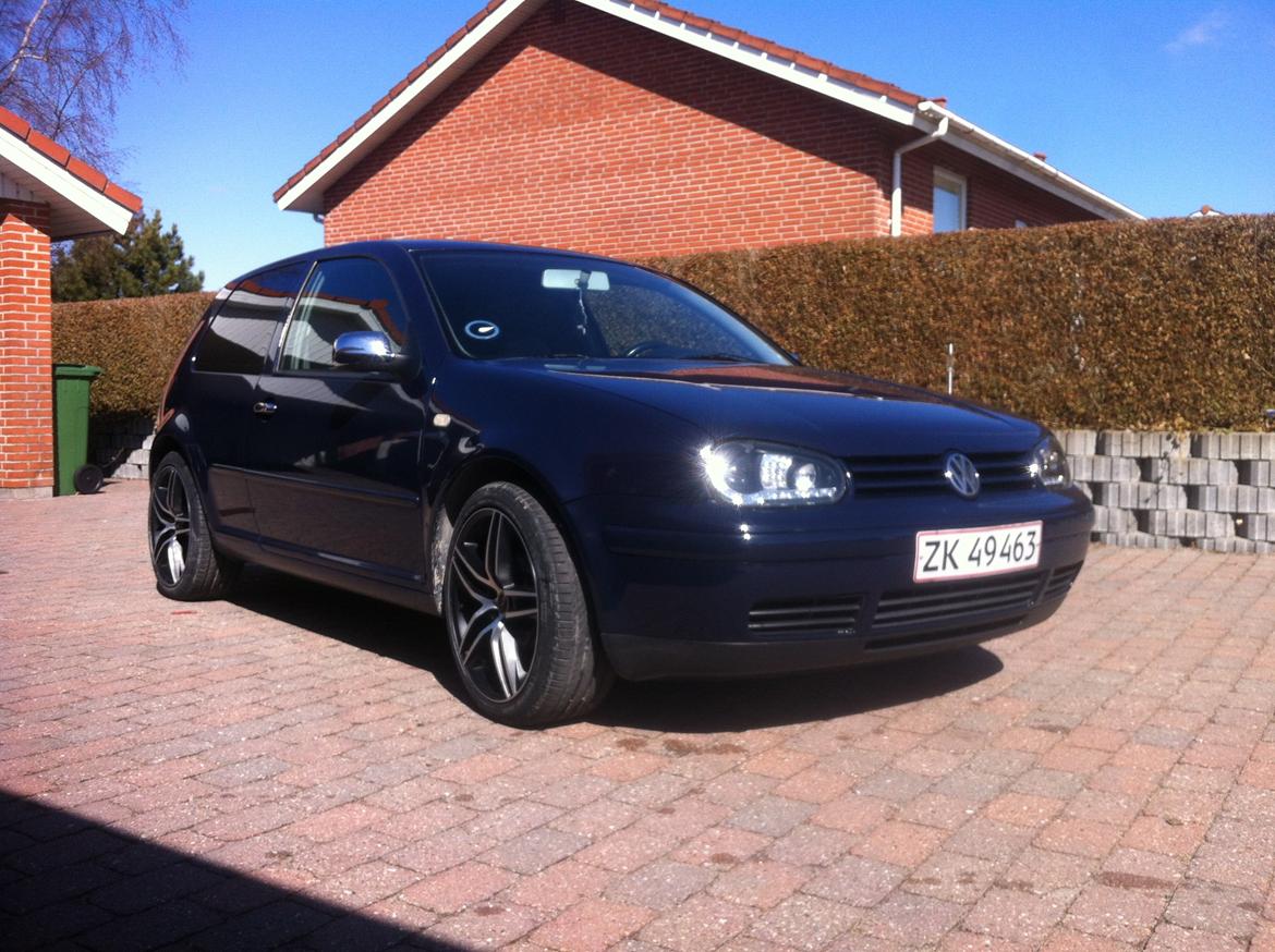 VW Golf IV - Sommerfælge og chrome sidespejle!
Inden sænkning billede 3