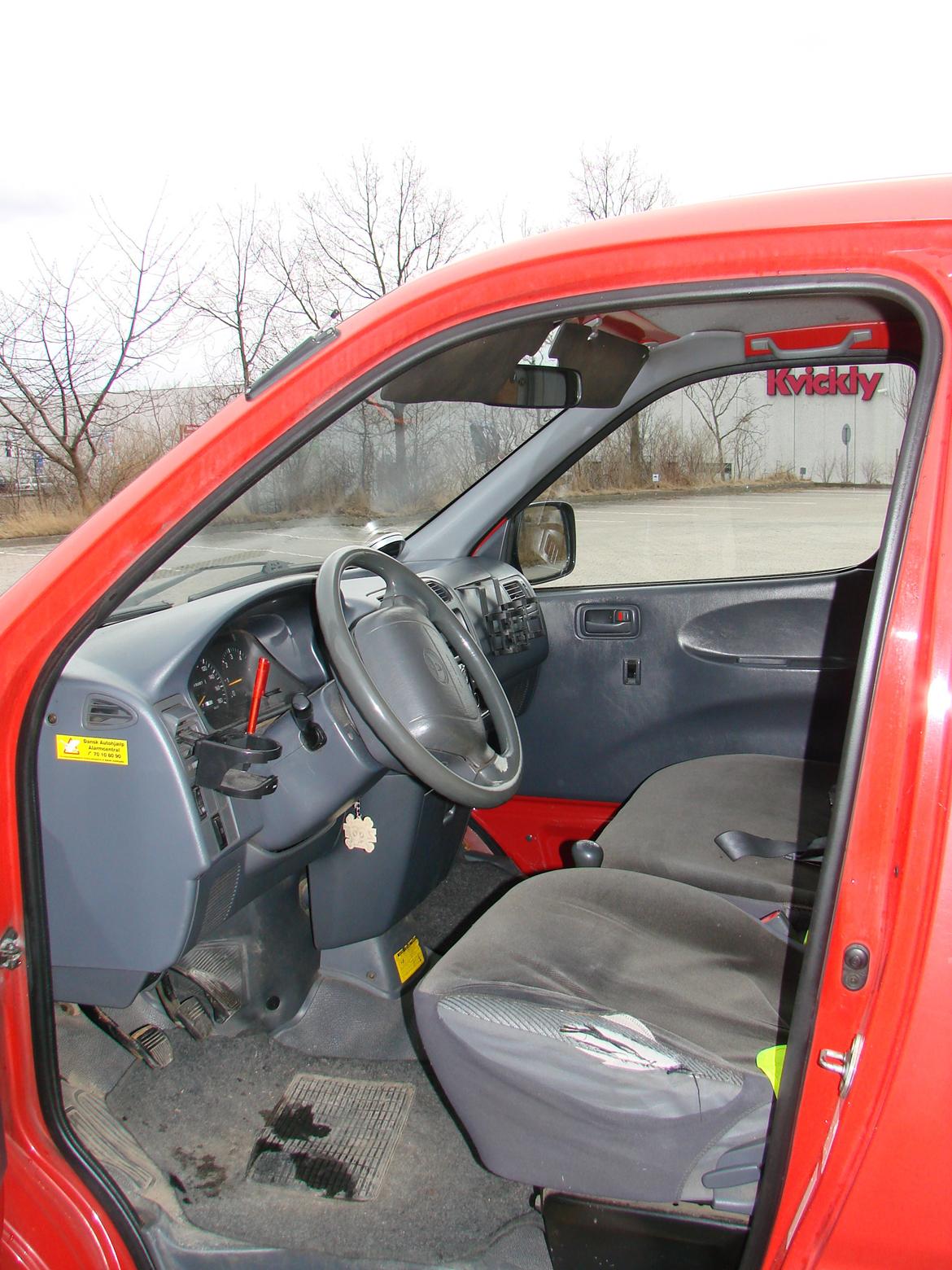 Toyota HiAce 2,4 TD. Lang model billede 5