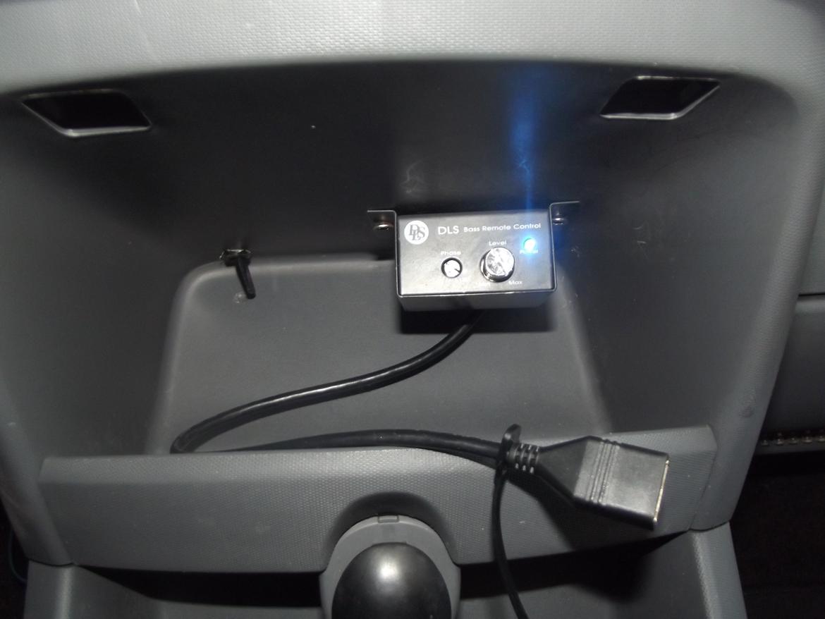 Toyota aygo plus air - tænd og sluk for LED, skru op og ned for bassen,
og min USB indgang til radioen  billede 18