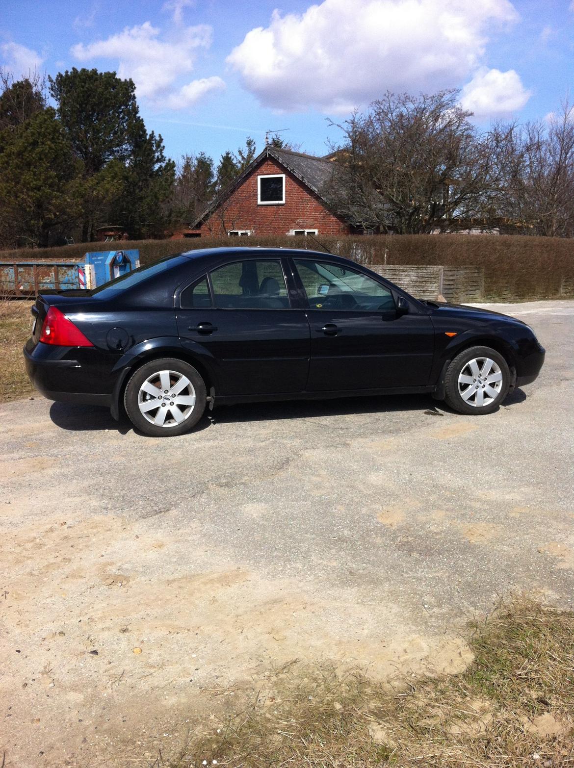 Ford Mondeo 1,8 Trend 4 dørs billede 5