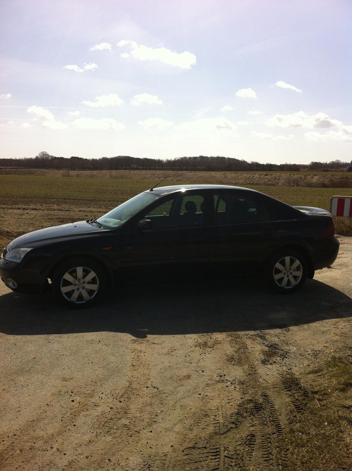 Ford Mondeo 1,8 Trend 4 dørs billede 6