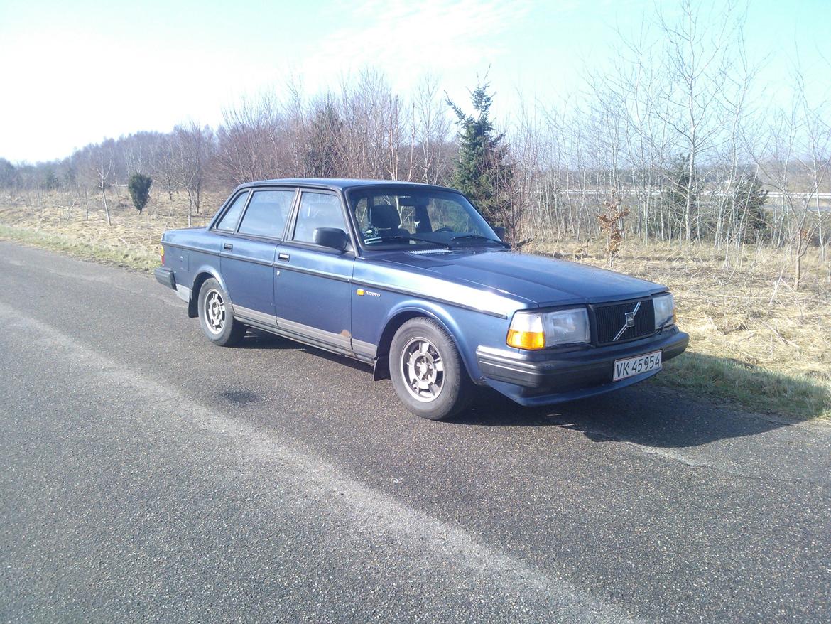 Volvo 240 GLT (solgt) billede 6