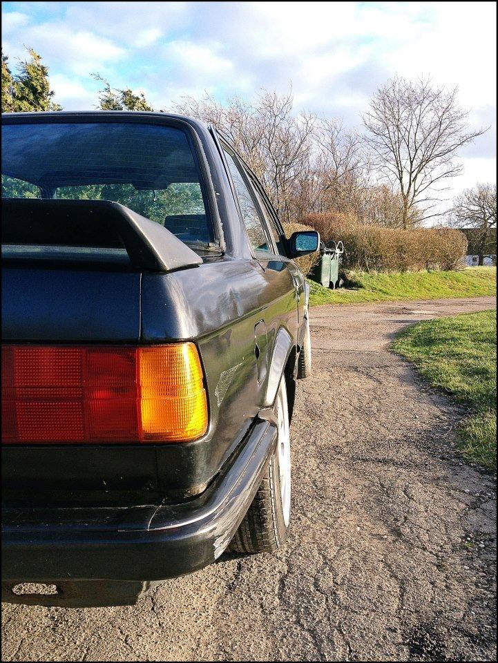 BMW E30 320i [SOLGT] billede 5