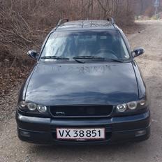 Opel astra f stc  familiecontainer