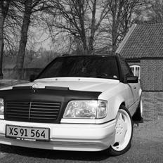 Mercedes Benz W124 E300D Pick Up (TDT)