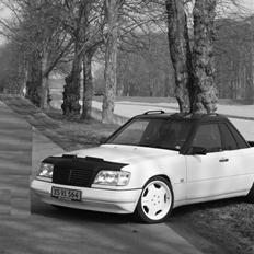 Mercedes Benz W124 E300D Pick Up (TDT)