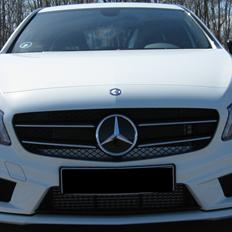 Mercedes Benz A 200 CDI BlueEFFICIENCY - AMG Sport (SOLGT)