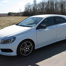 Mercedes Benz A 200 CDI BlueEFFICIENCY - AMG Sport (SOLGT)