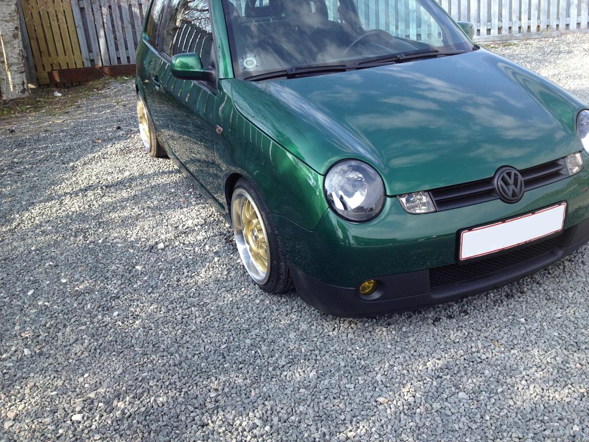 VW Lupo 3L - Så blev de nye sommersutter smidt på. Pyntede! billede 2