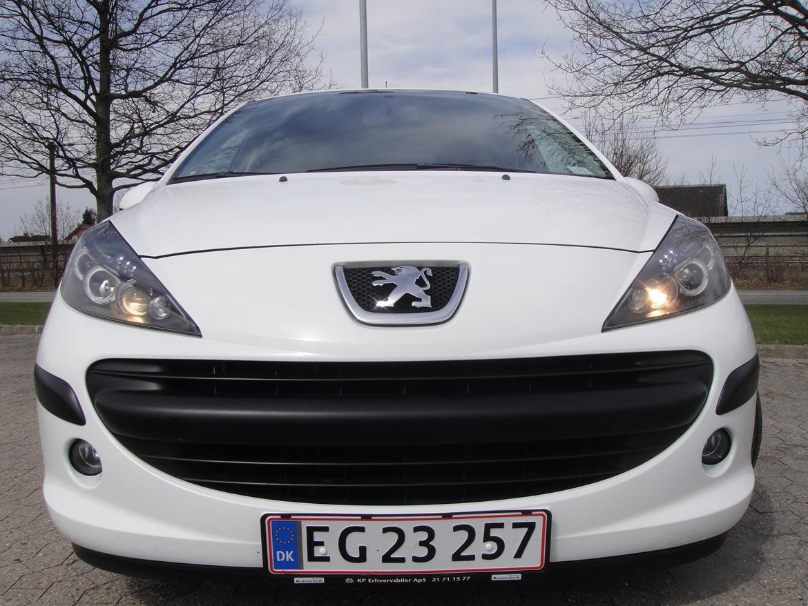 Peugeot 207 1,6 HDI Comfort billede 11