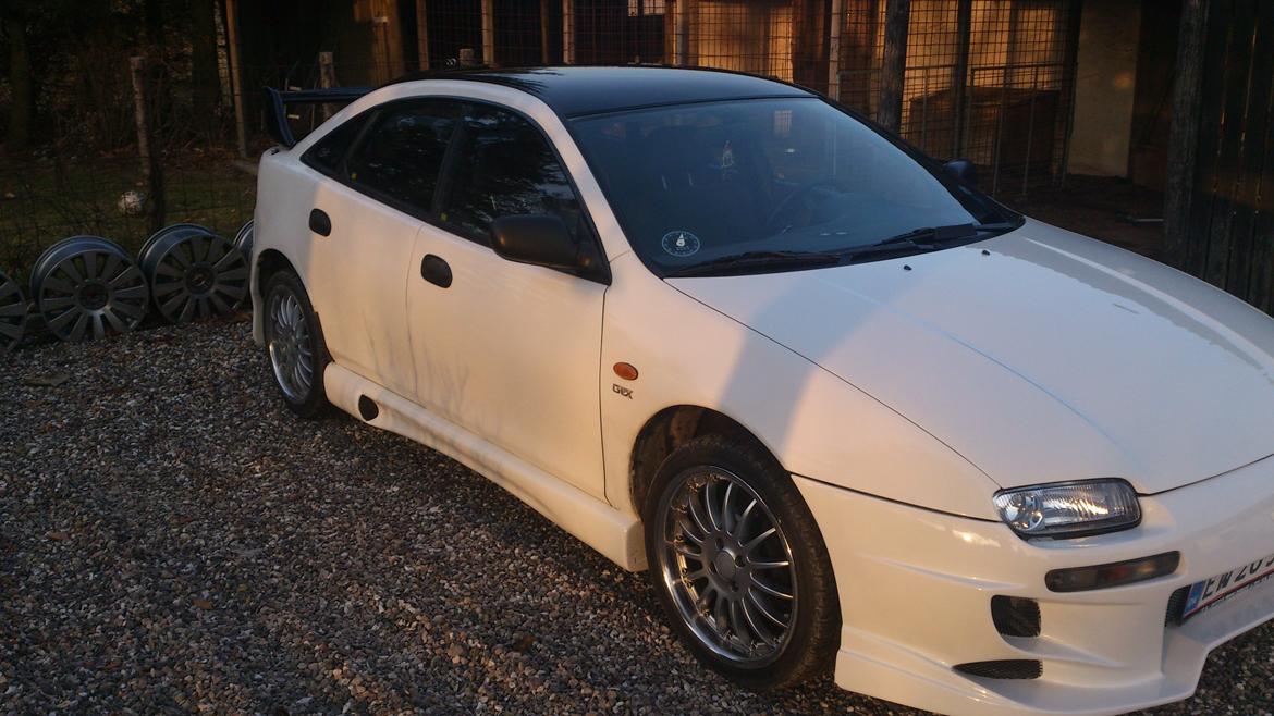 Mazda 323f BA billede 8