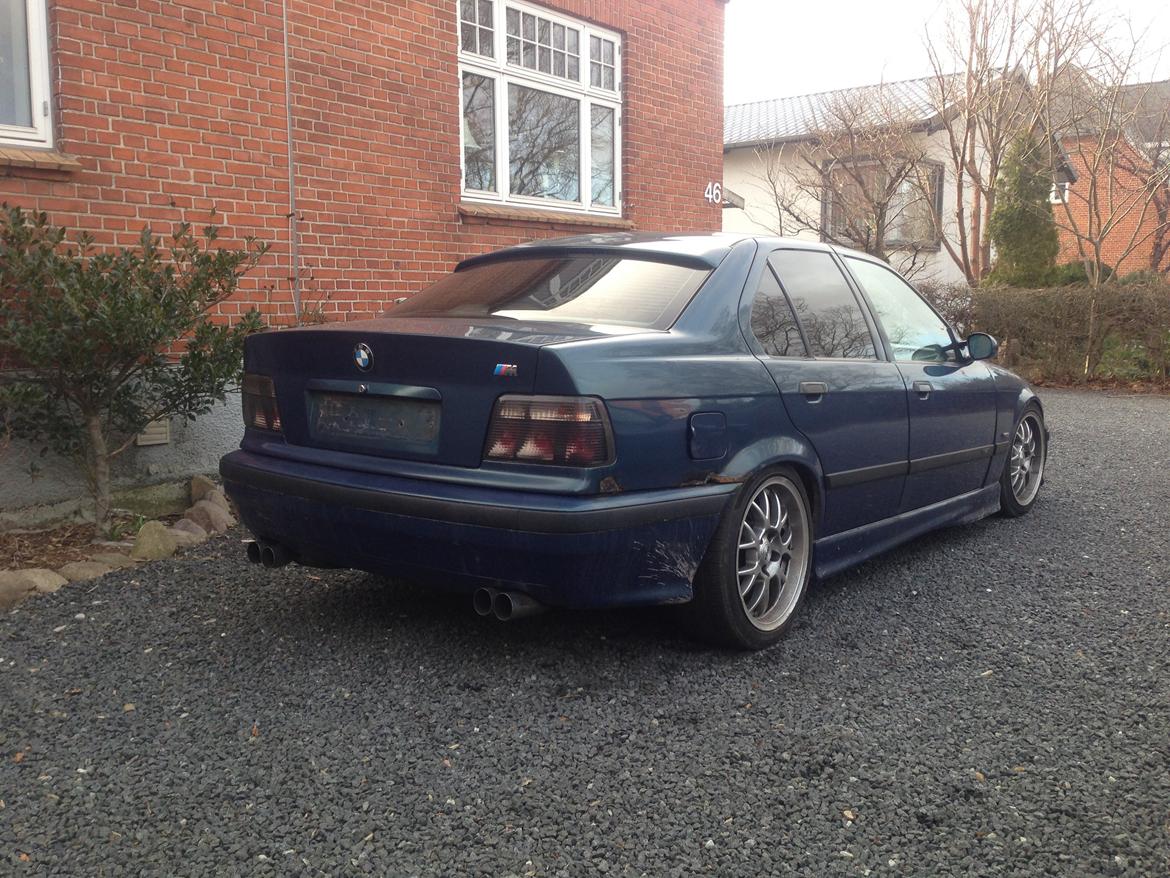 BMW 320i billede 3