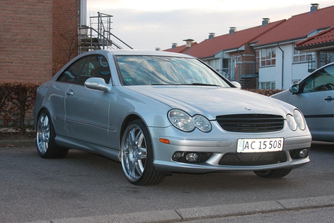 Mercedes Benz CLK 55 AMG " Kleemann" - front med Brabus frontgitter skal males sølv som bilen  billede 8