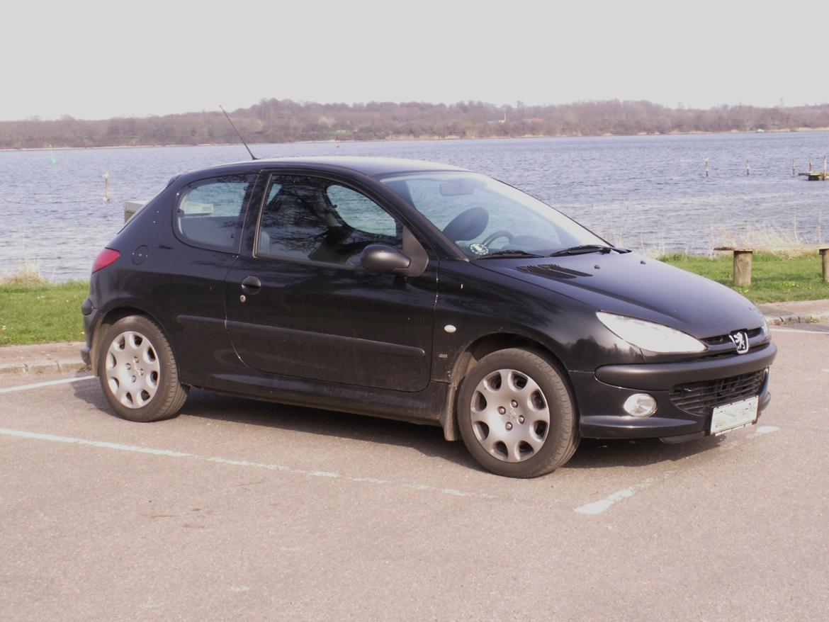 Peugeot 206 S16 - Sidst nye billede.... NOOOOT - Mit udgangspunkt da jeg lige havde købt bilen! ;) billede 20