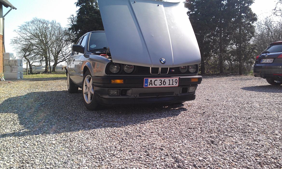 BMW E30 320i billede 2