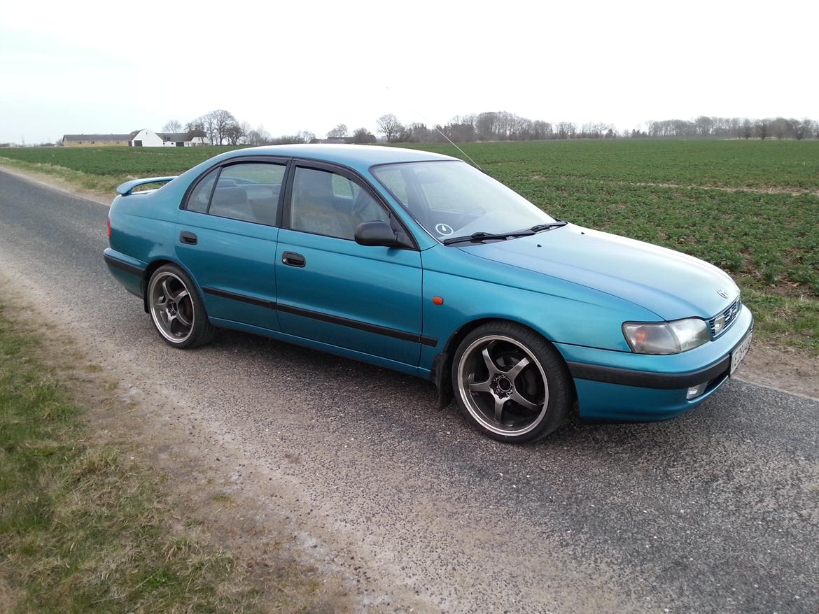 Toyota Carina E 1.8 billede 1