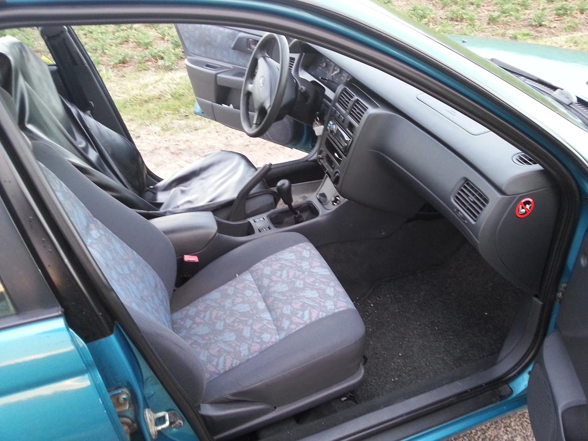 Toyota Carina E 1.8 billede 12