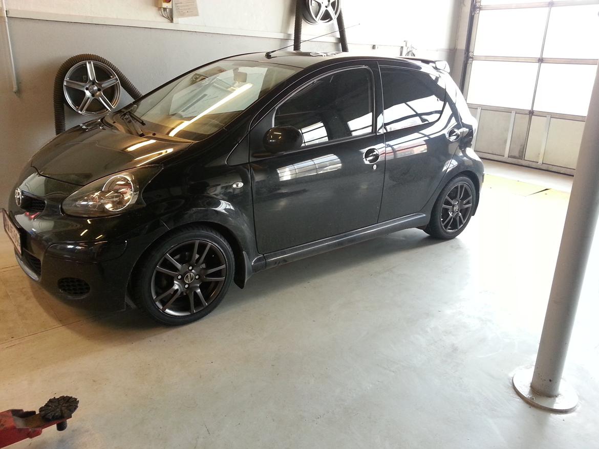 Toyota Aygo - Så blev sænkningssættet monteret billede 18