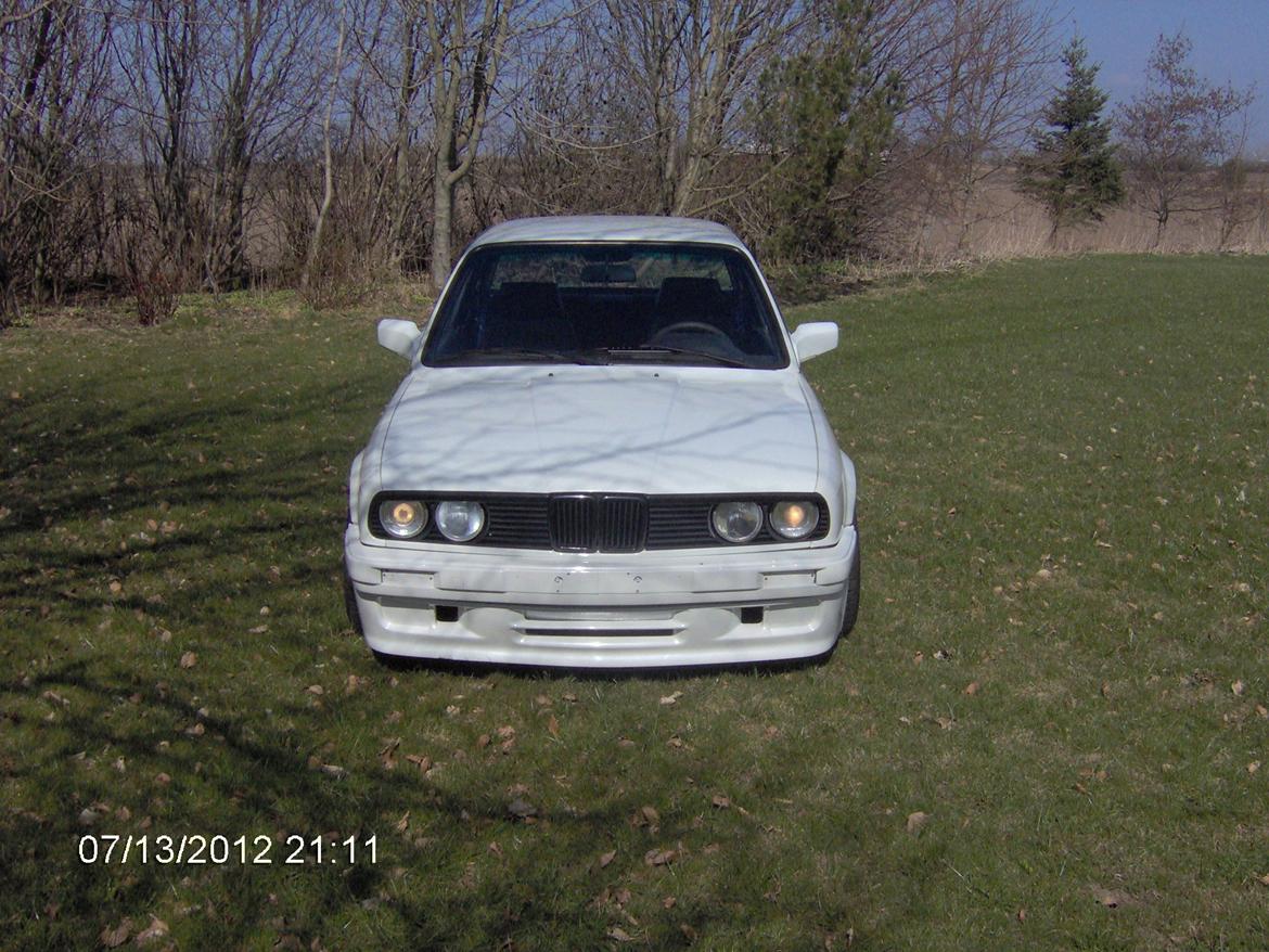 BMW E30 320i coupe - Billedet er taget d 22/4 2013. Datoen på mit kamera passer ikke. billede 3