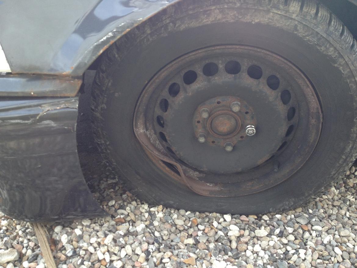 BMW 316i e36 totalt skadet billede 13