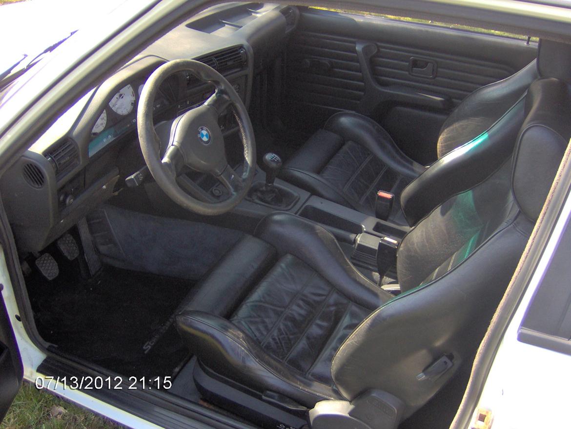 BMW E30 320i coupe - Billedet er taget d 22/4 2013. Datoen på mit kamera passer ikke. billede 9