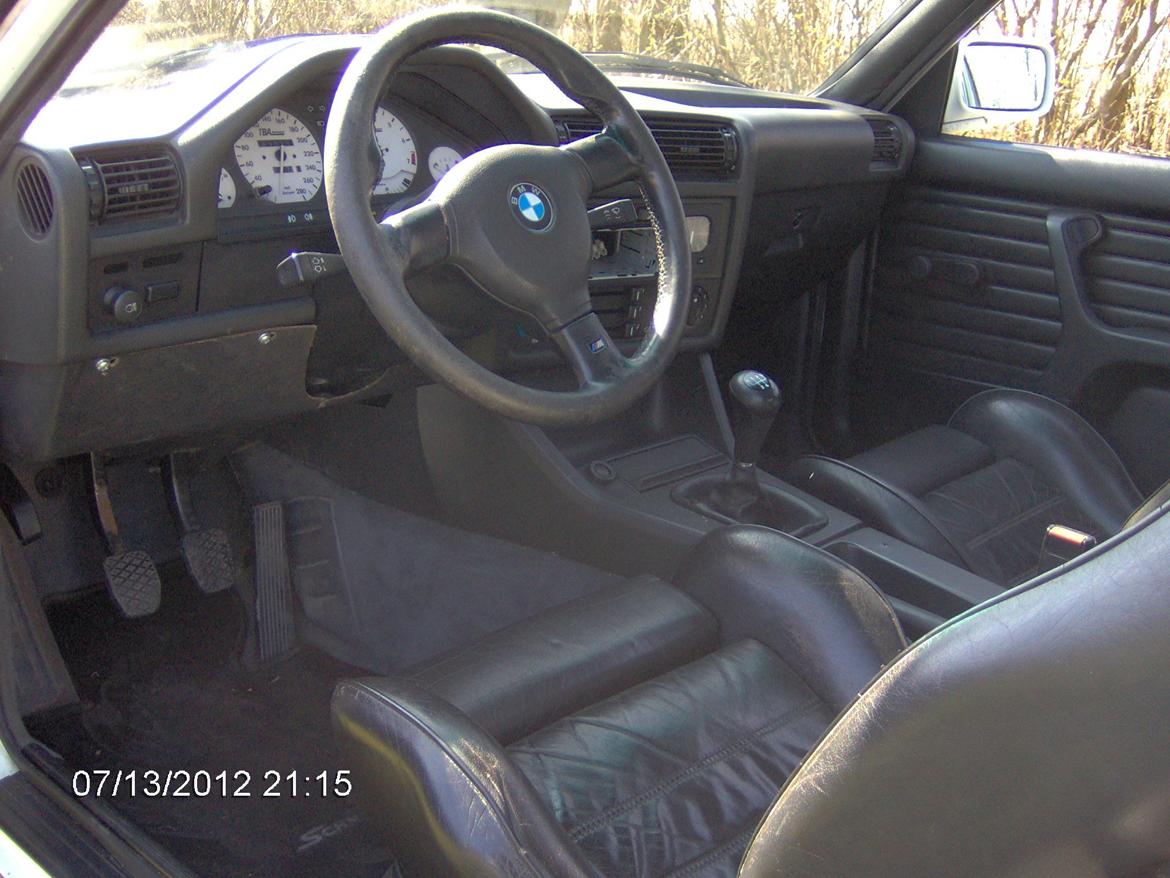 BMW E30 320i coupe - Billedet er taget d 22/4 2013. Datoen på mit kamera passer ikke. billede 11