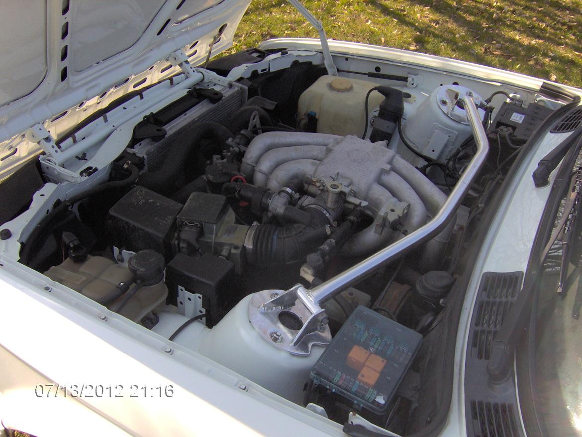 BMW E30 320i coupe - Billedet er taget d 22/4 2013. Datoen på mit kamera passer ikke. billede 12