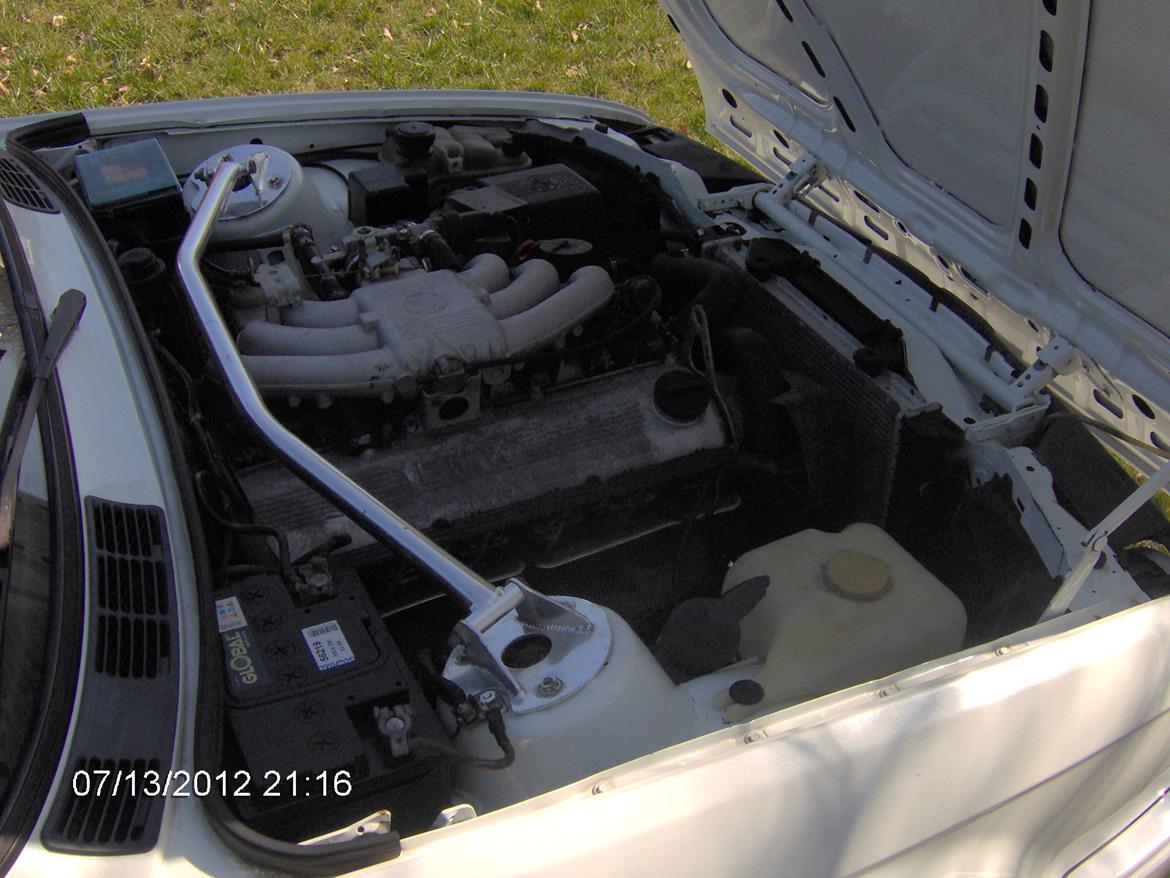 BMW E30 320i coupe - Billedet er taget d 22/4 2013. Datoen på mit kamera passer ikke. billede 13