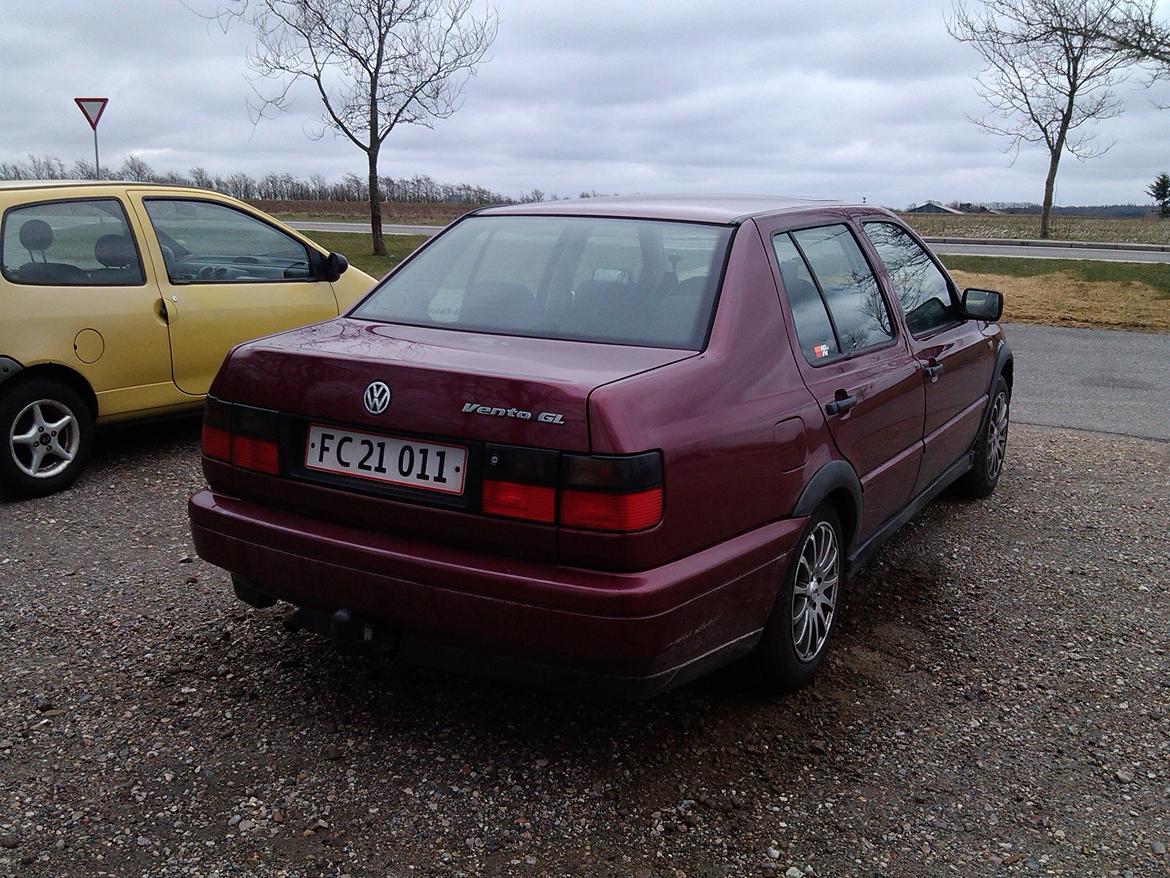 VW Vento 1,8 Glx Solgt billede 17