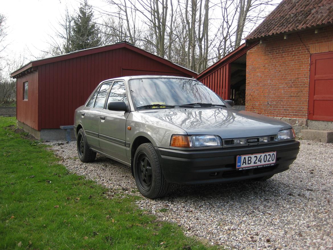 Mazda 323 BG LX billede 1