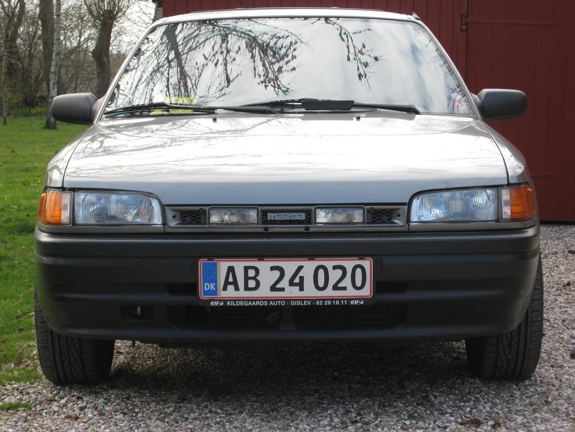 Mazda 323 BG LX billede 2