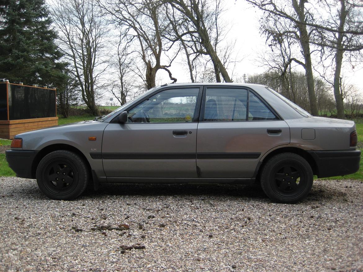 Mazda 323 BG LX billede 8