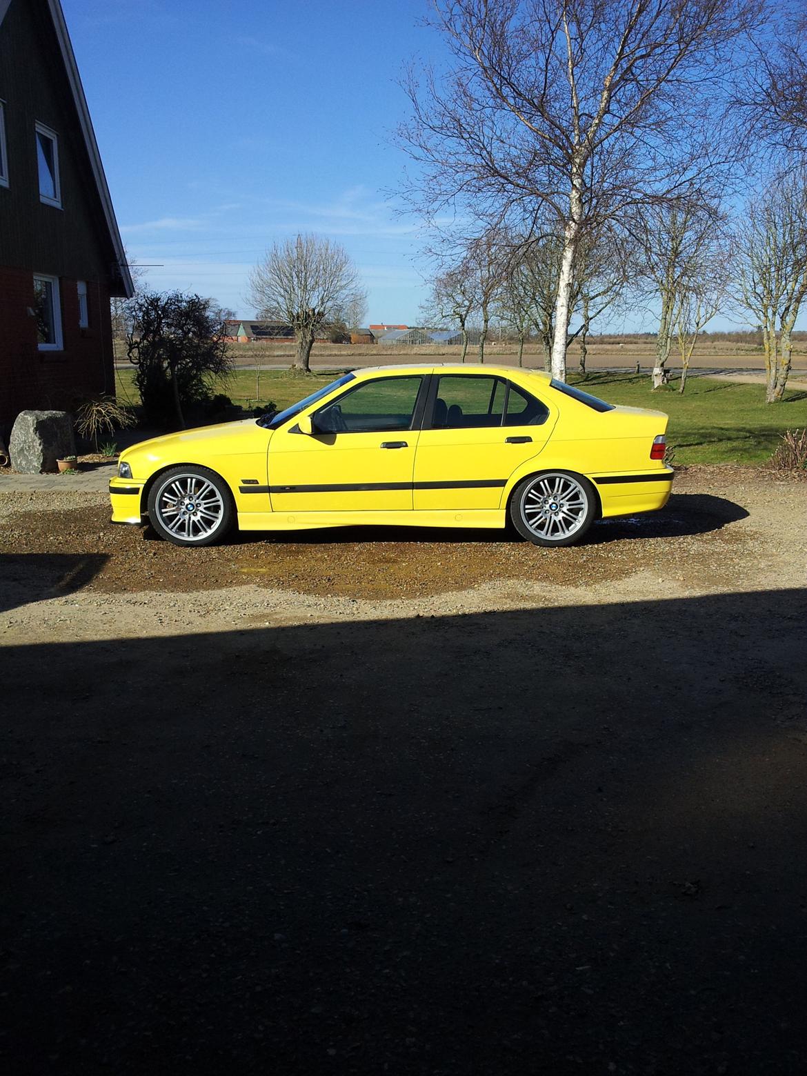 BMW 325 TDS M-Technic billede 2