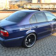 BMW E39 544i