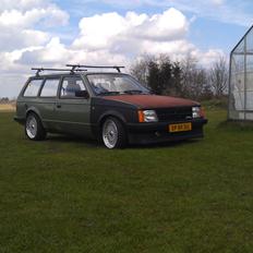 Opel Kadett D caravan.