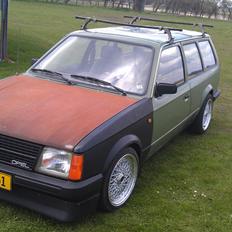 Opel Kadett D caravan.